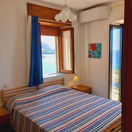 Casa Vacanze E B&B Oltremare Marina di Camerota Exterior photo