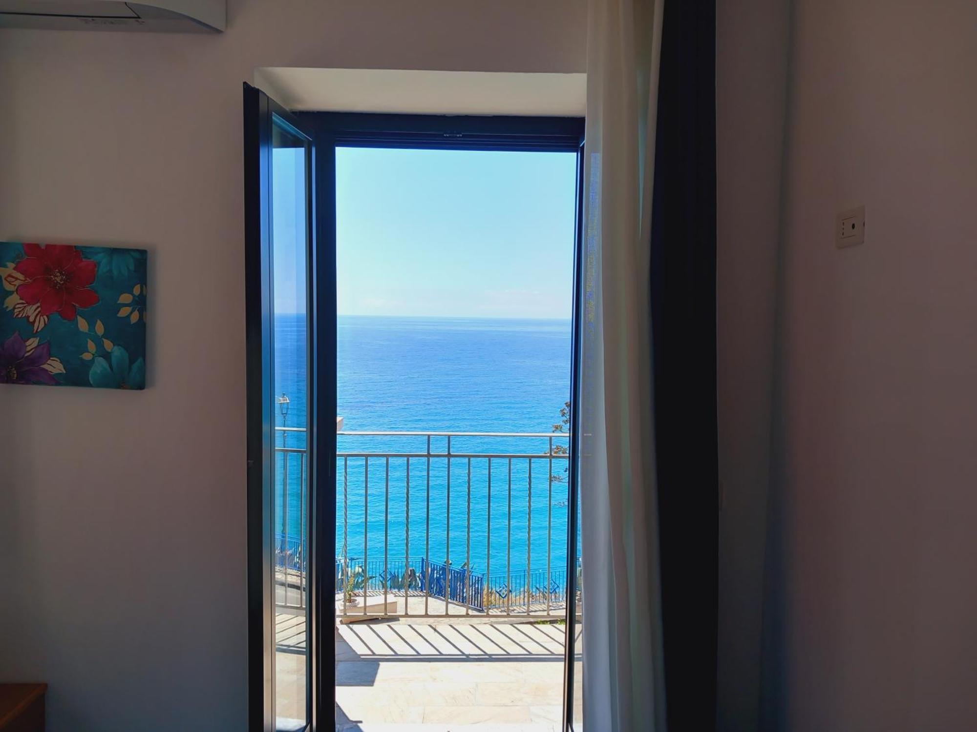 Casa Vacanze E B&B Oltremare Marina di Camerota Exterior photo