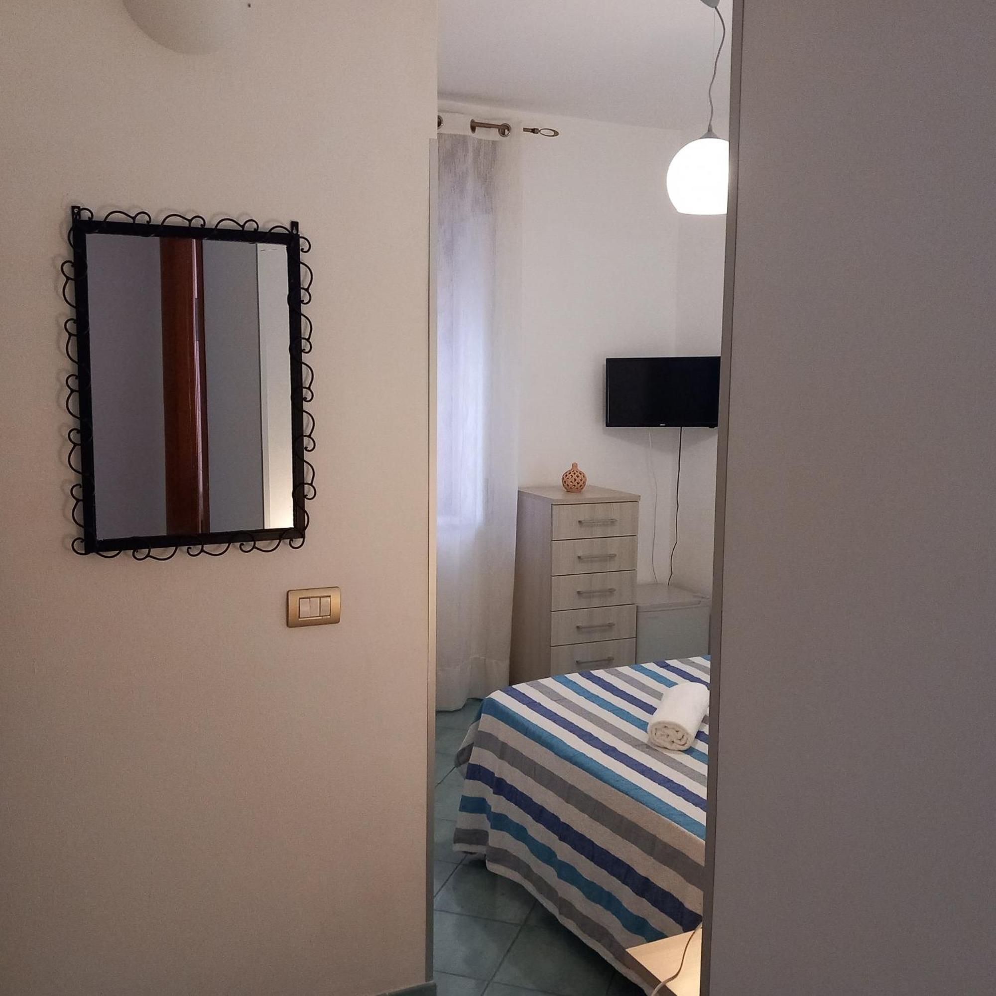 Casa Vacanze E B&B Oltremare Marina di Camerota Exterior photo