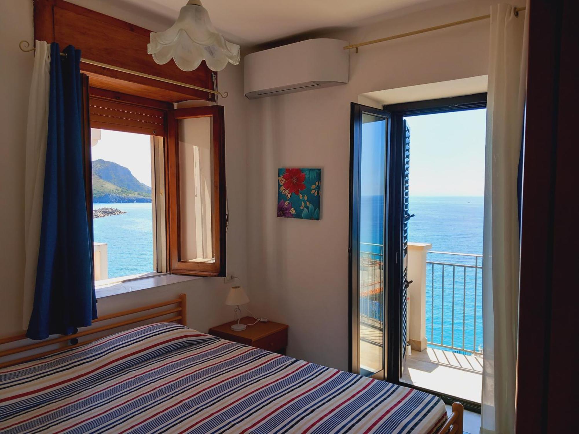Casa Vacanze E B&B Oltremare Marina di Camerota Exterior photo