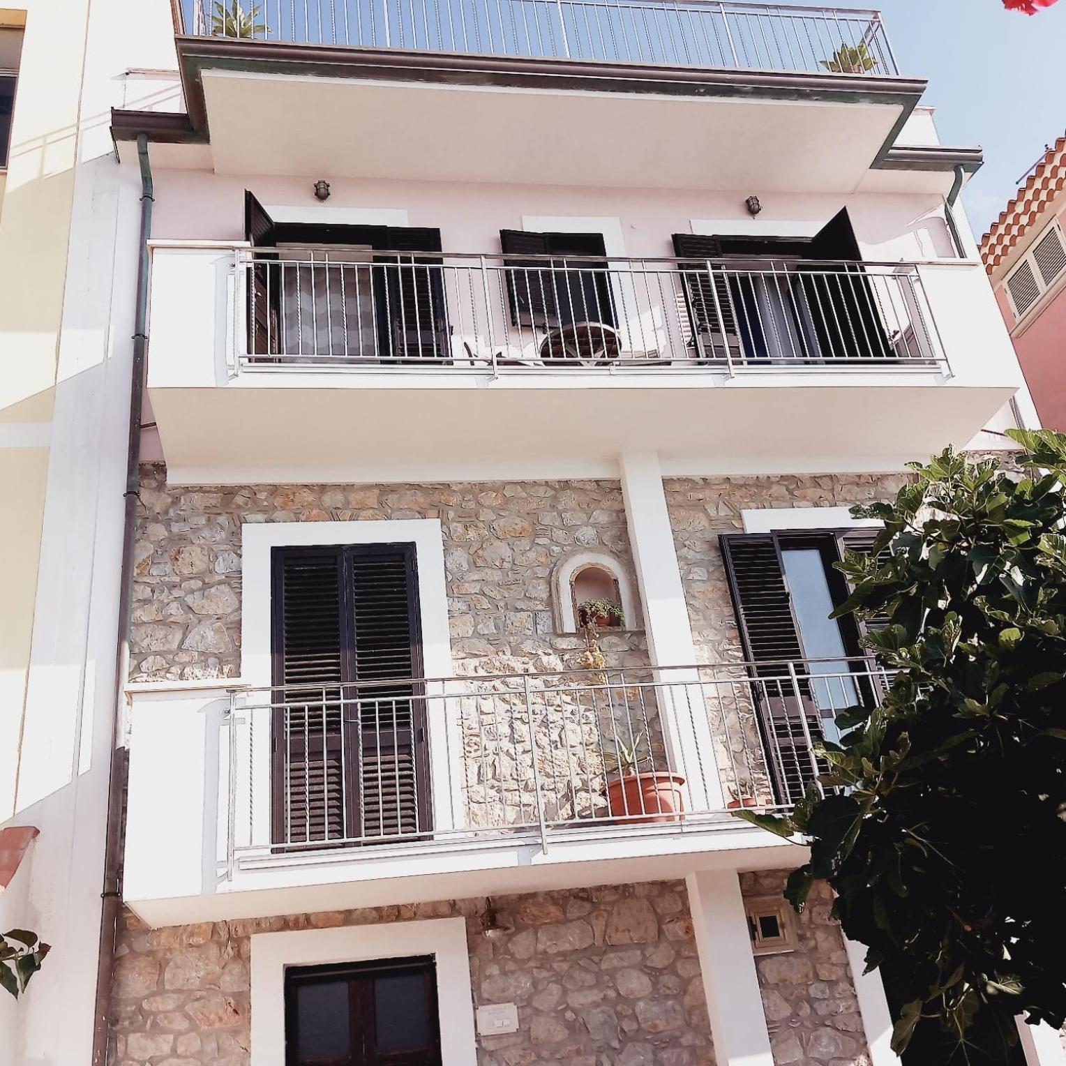 Casa Vacanze E B&B Oltremare Marina di Camerota Exterior photo